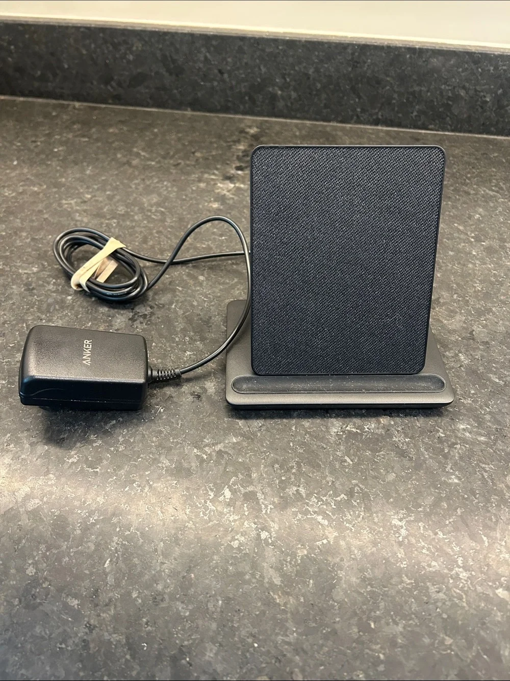 Anker Wireless Charging Dock for Kindle Paperwhite Signature Edition